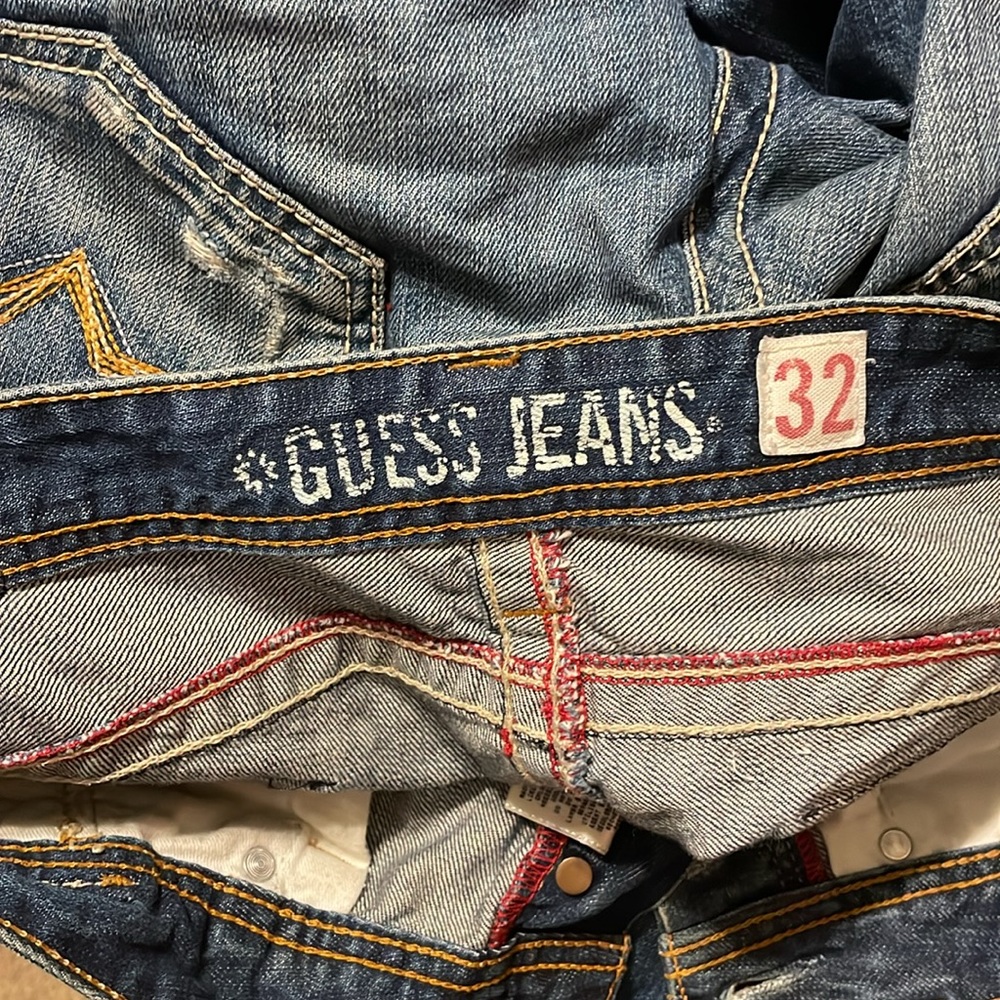 Guess - Picture 6 of 12